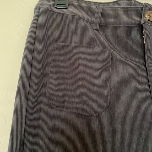 francesca's High waisted corduroy pants - Picture 4 of 9